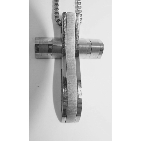 SteelX Stainless Steel Cross Pendant on 24" Chain Necklace with Gold Box NEW NWT - Picture 1 of 4